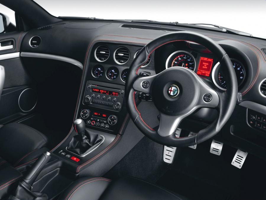 Торпедо Alfa Romeo Brera S 2008 года  (фото 6 из 22)